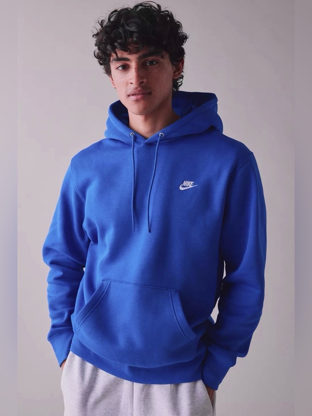 Urban Outfitters Nike Club Logo Fleece Pullover Hoodie Sweatshirt Small